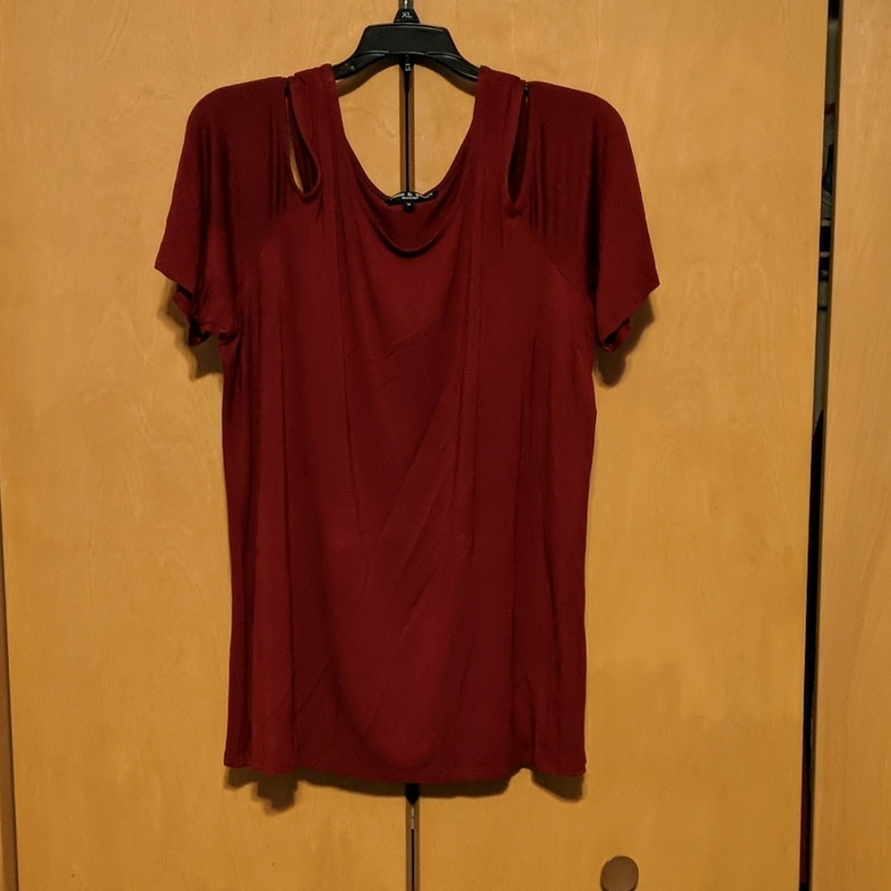 Maroon cold shoulder t shirt